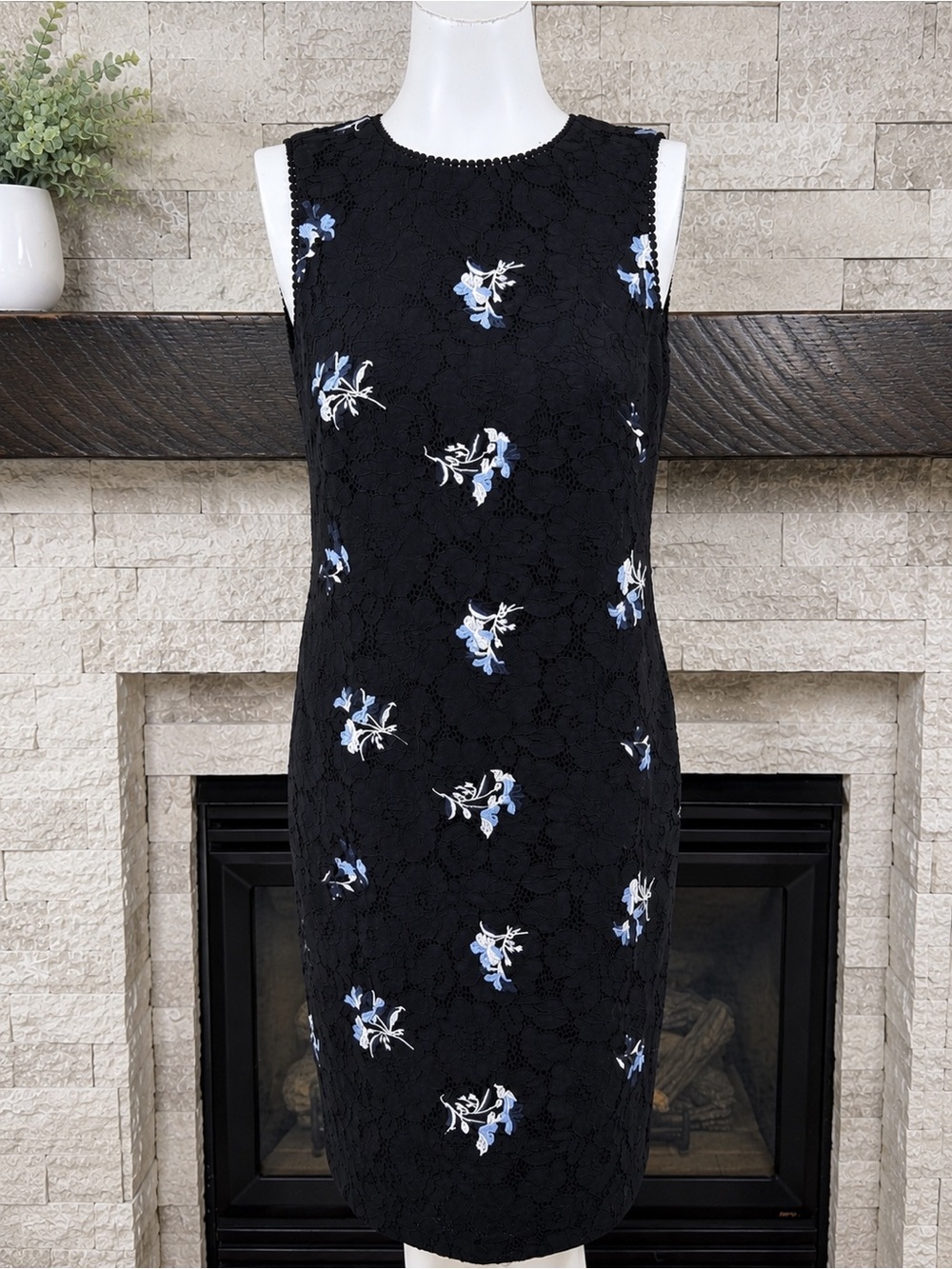 Ann Taylor Petite Black Floral Lace Sheath Dress Embroidered Blue Flowers 6P